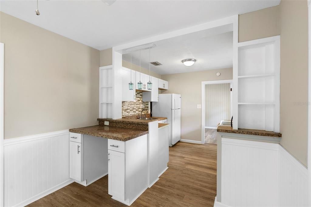 待售: $350,000 (3 贝兹, 1 浴室, 1334 平方英尺)