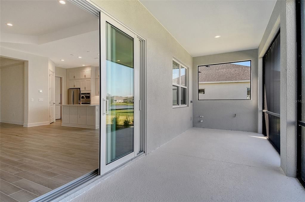 合同活跃: $605,990 (3 贝兹, 2 浴室, 2207 平方英尺)