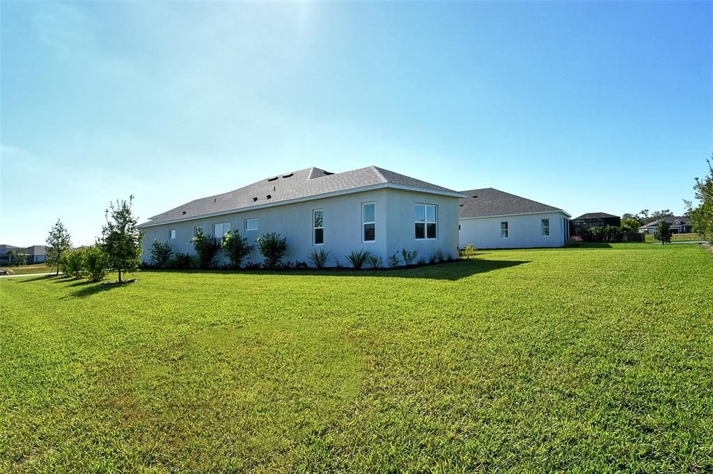 合同活跃: $605,990 (3 贝兹, 2 浴室, 2207 平方英尺)