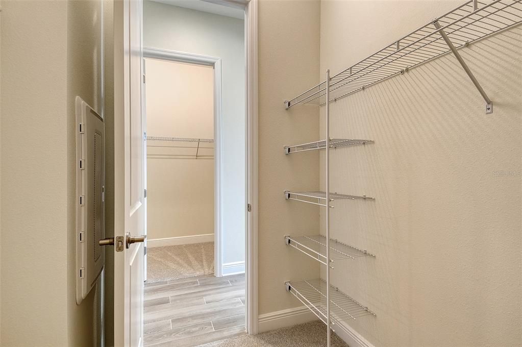 合同活跃: $605,990 (3 贝兹, 2 浴室, 2207 平方英尺)