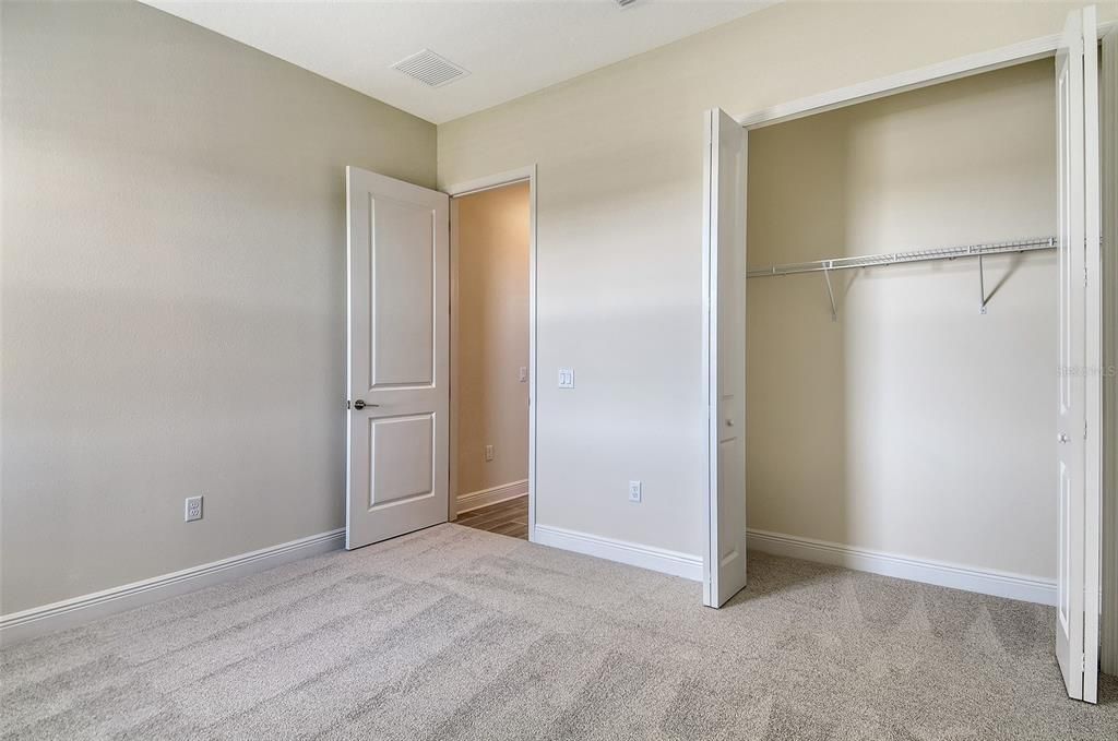 合同活跃: $605,990 (3 贝兹, 2 浴室, 2207 平方英尺)