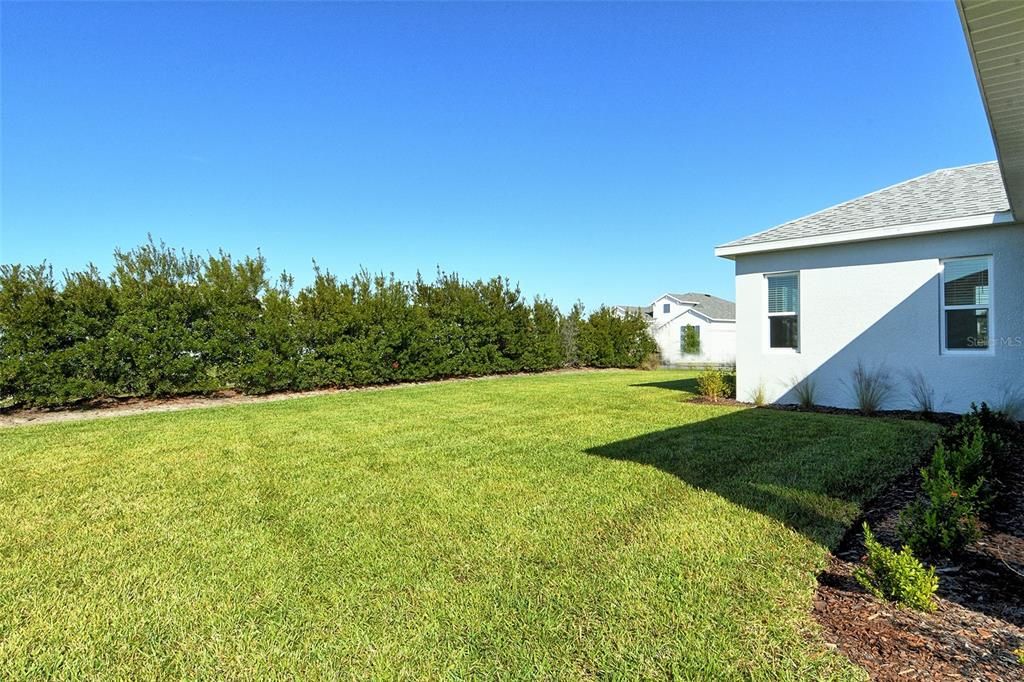 合同活跃: $605,990 (3 贝兹, 2 浴室, 2207 平方英尺)