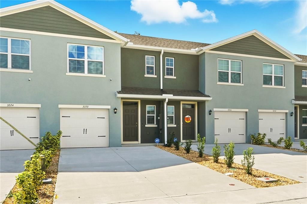 Recently Rented: $1,795 (3 beds, 2 baths, 1463 Square Feet)