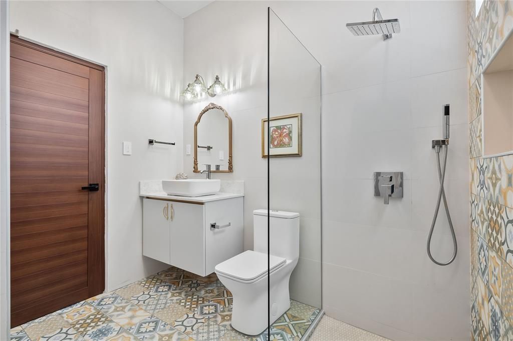 For Sale: $1,875,000 (4 beds, 3 baths, 2000 Square Feet)