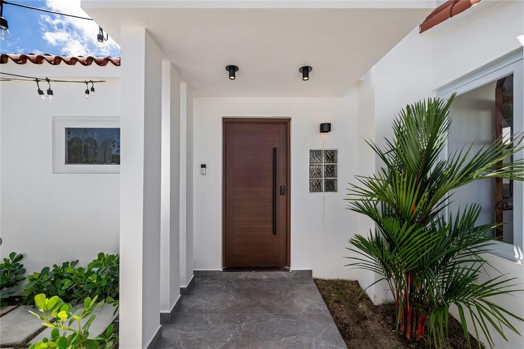 For Sale: $1,875,000 (4 beds, 3 baths, 2000 Square Feet)