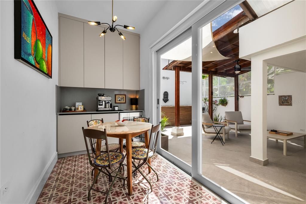 For Sale: $1,875,000 (4 beds, 3 baths, 2000 Square Feet)