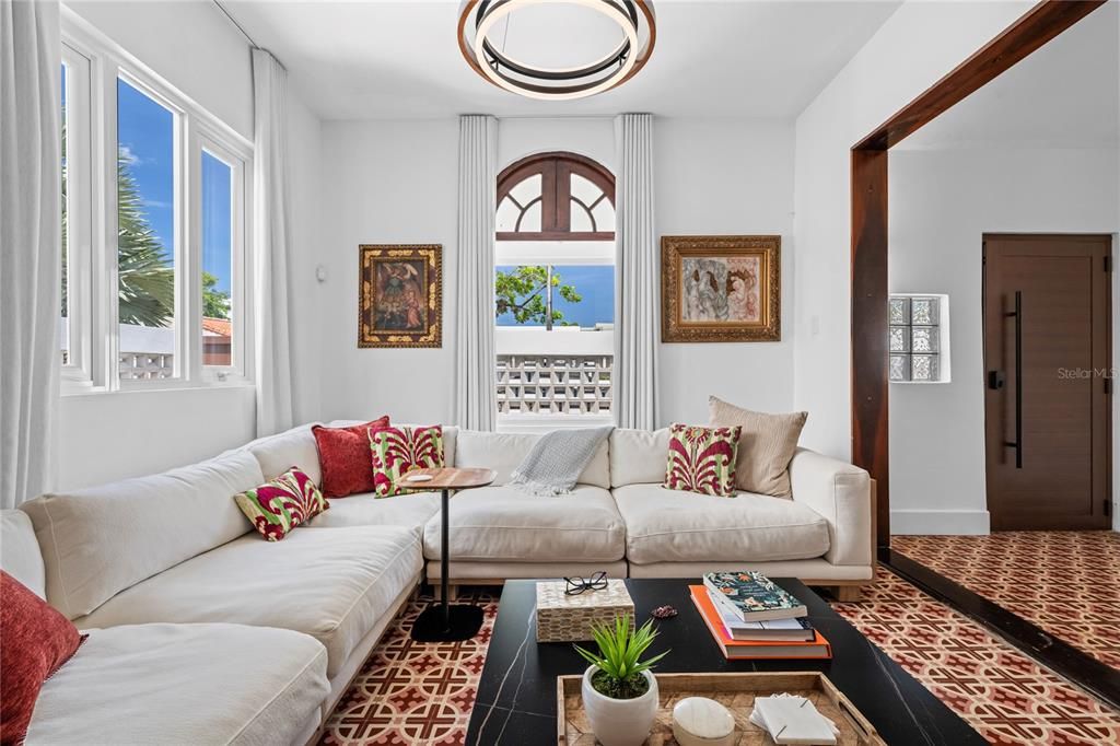 For Sale: $1,875,000 (4 beds, 3 baths, 2000 Square Feet)