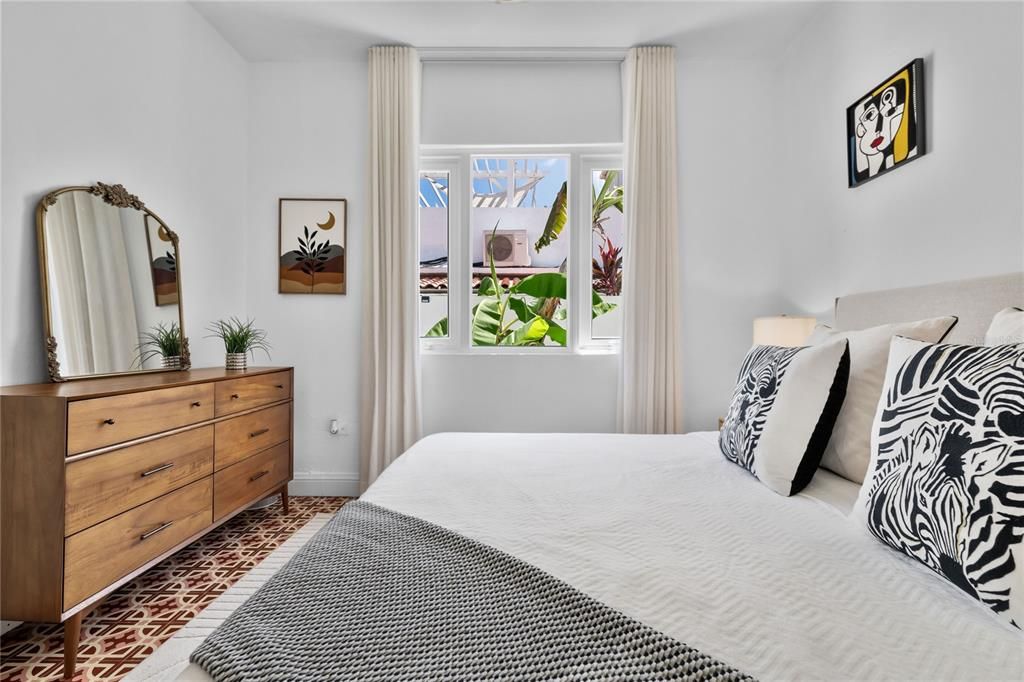 For Sale: $1,875,000 (4 beds, 3 baths, 2000 Square Feet)