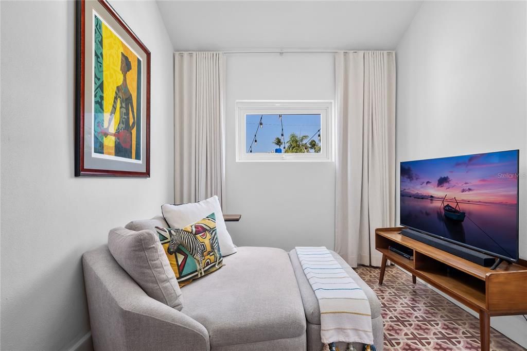 For Sale: $1,875,000 (4 beds, 3 baths, 2000 Square Feet)