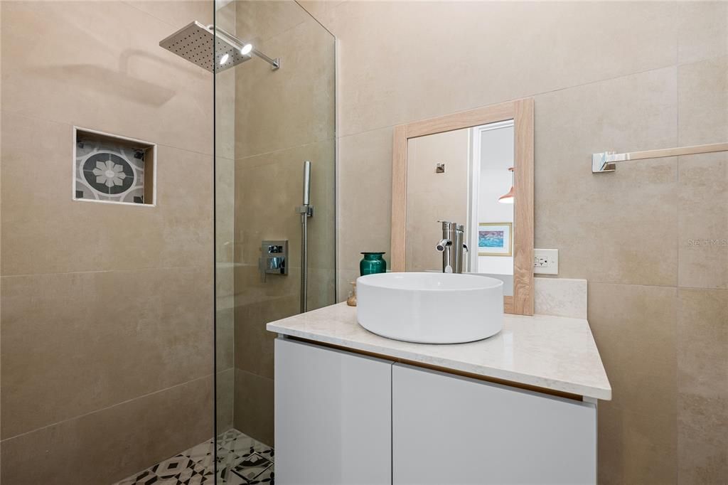 For Sale: $1,875,000 (4 beds, 3 baths, 2000 Square Feet)