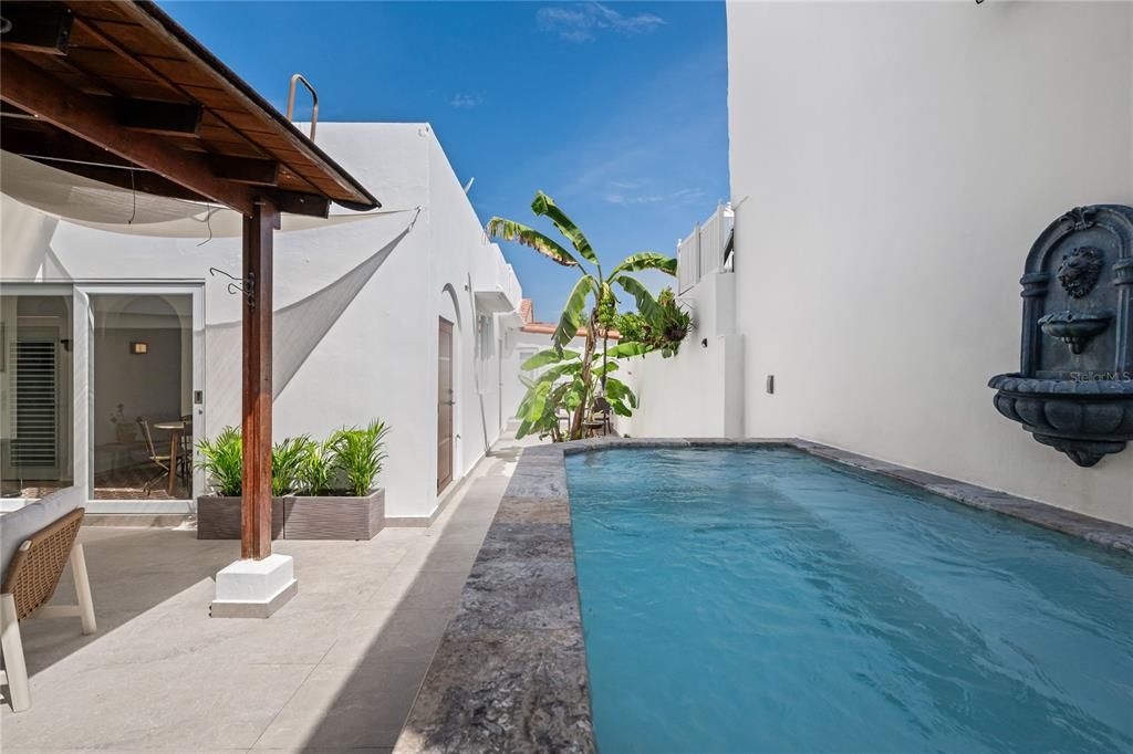 For Sale: $1,875,000 (4 beds, 3 baths, 2000 Square Feet)