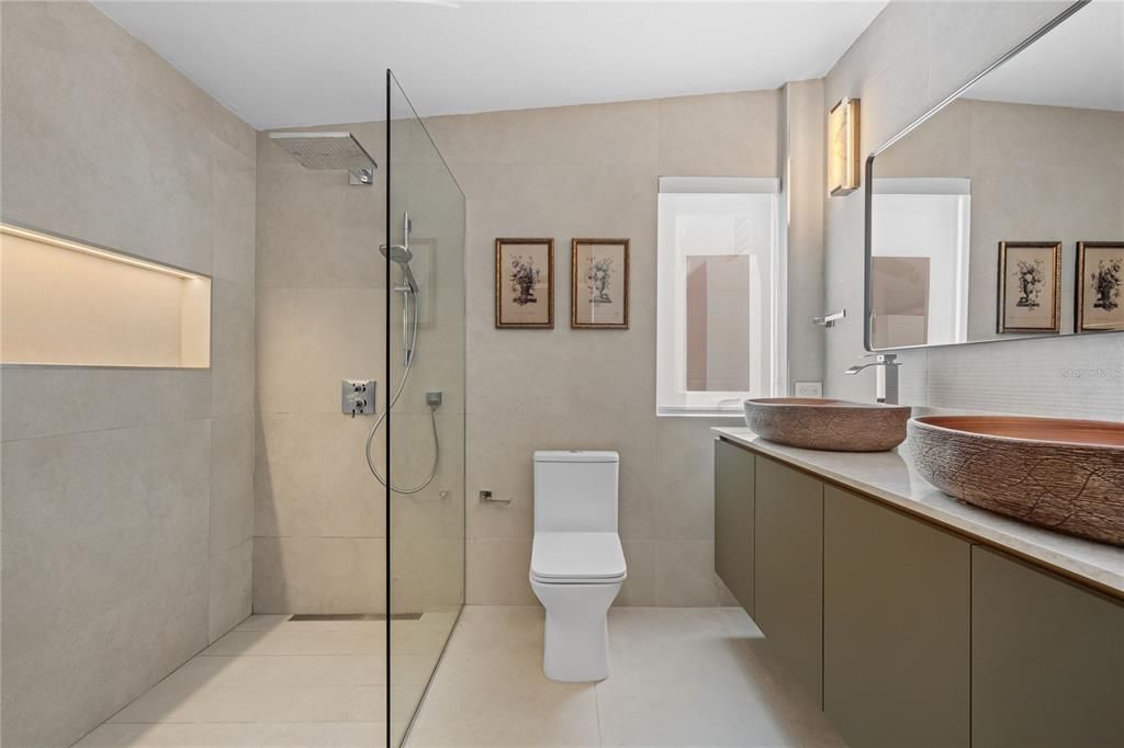 For Sale: $1,875,000 (4 beds, 3 baths, 2000 Square Feet)