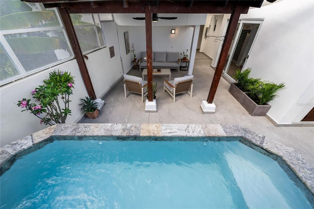 For Sale: $1,875,000 (4 beds, 3 baths, 2000 Square Feet)