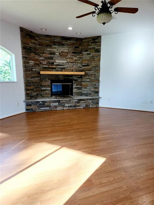 На продажу: $565,000 (4 спален, 4 ванн, 3464 Квадратных фут)