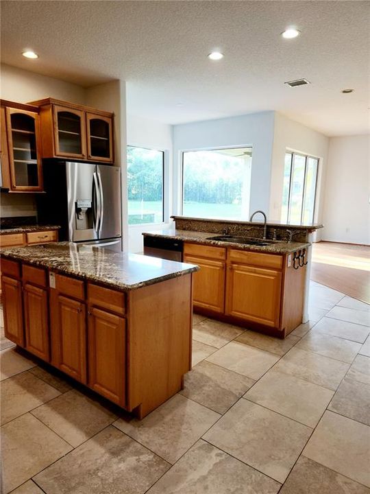 На продажу: $565,000 (4 спален, 4 ванн, 3464 Квадратных фут)