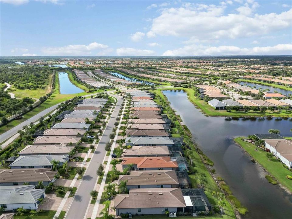 合同活跃: $400,000 (2 贝兹, 2 浴室, 1436 平方英尺)