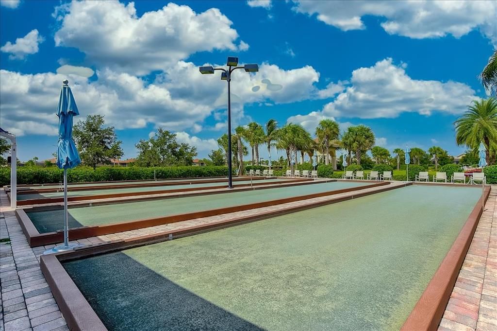 合同活跃: $400,000 (2 贝兹, 2 浴室, 1436 平方英尺)