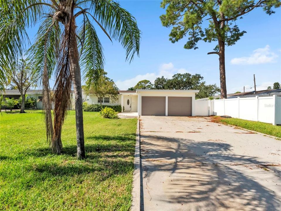 For Rent: $4,300 (3 beds, 3 baths, 1777 Square Feet)