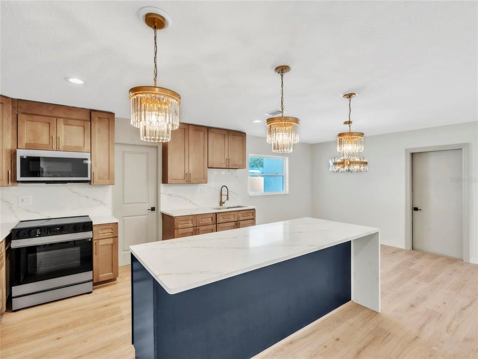 For Rent: $4,300 (3 beds, 3 baths, 1777 Square Feet)