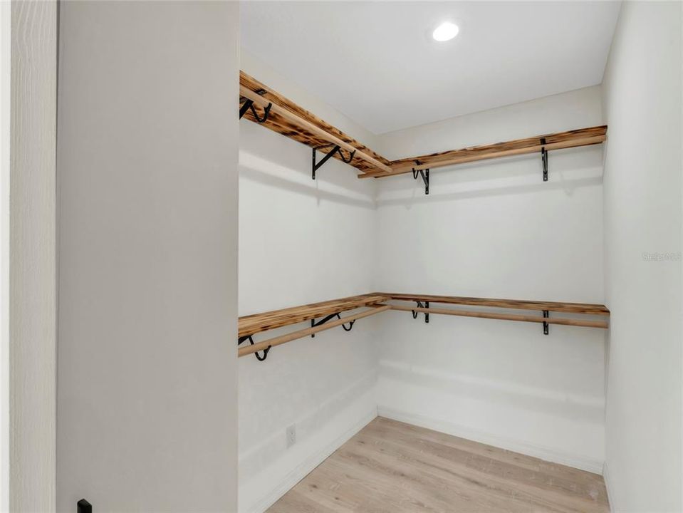 For Rent: $4,300 (3 beds, 3 baths, 1777 Square Feet)