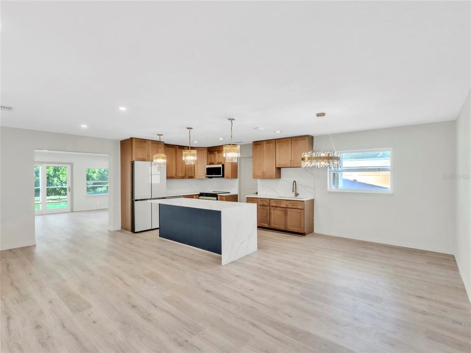 For Rent: $4,300 (3 beds, 3 baths, 1777 Square Feet)