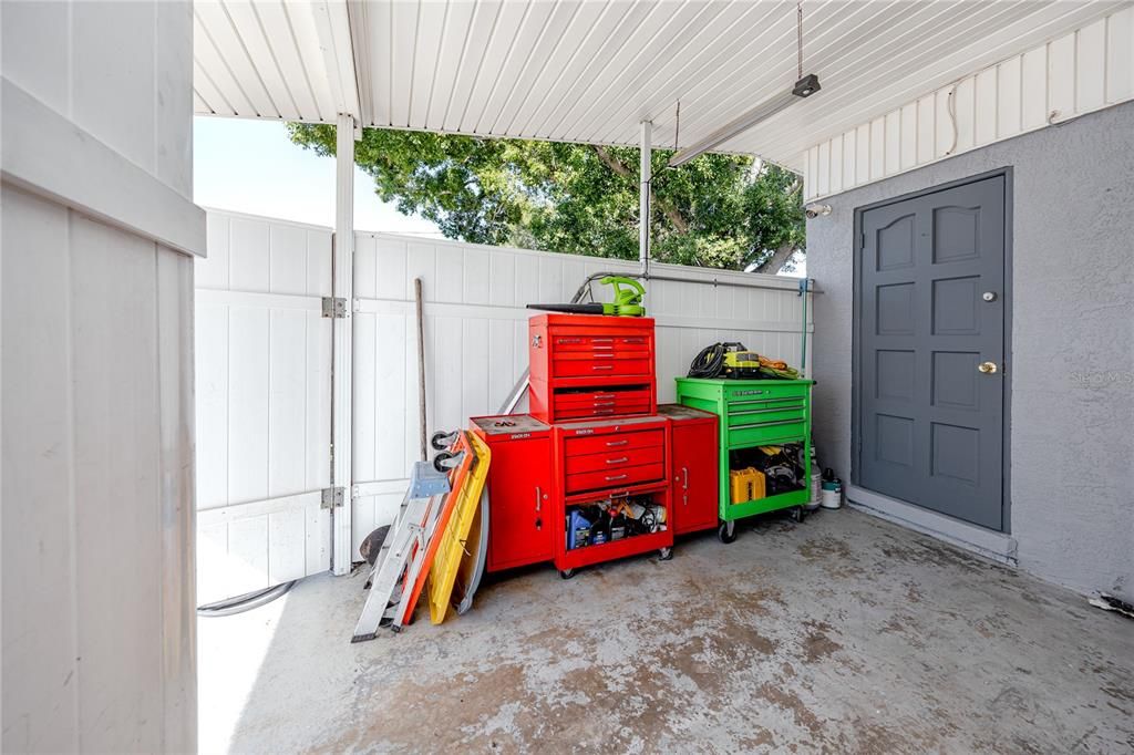 合同活跃: $235,000 (2 贝兹, 1 浴室, 585 平方英尺)