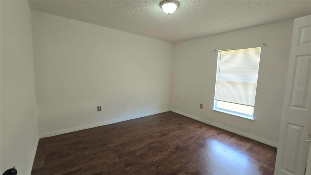 For Sale: $275,000 (3 beds, 2 baths, 1972 Square Feet)