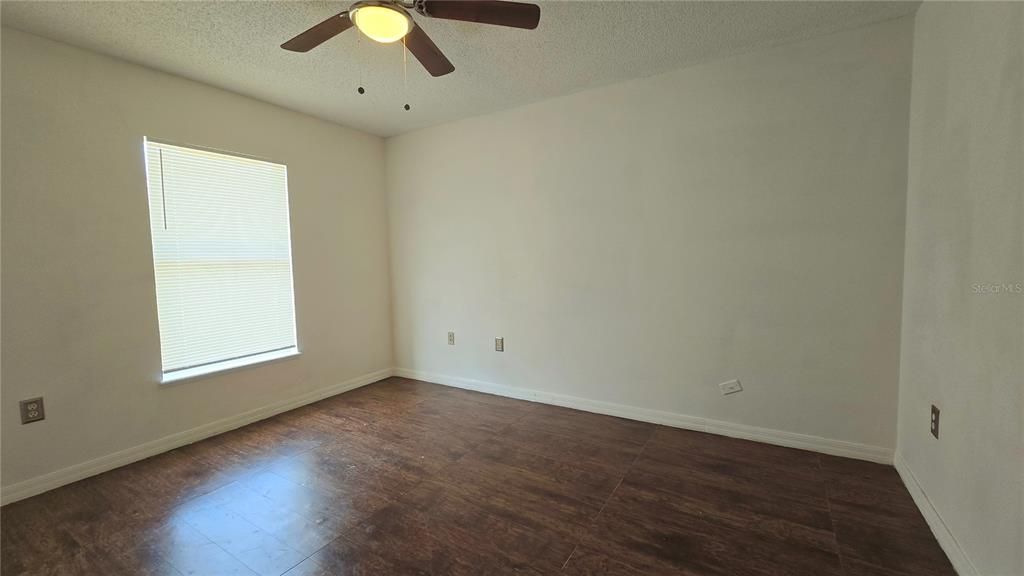 For Sale: $275,000 (3 beds, 2 baths, 1972 Square Feet)