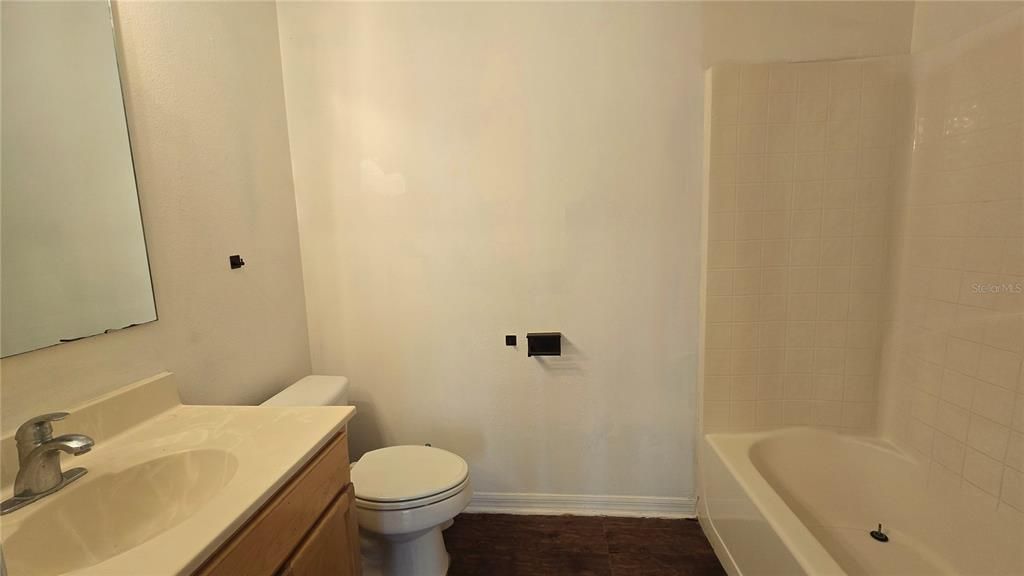 For Sale: $275,000 (3 beds, 2 baths, 1972 Square Feet)