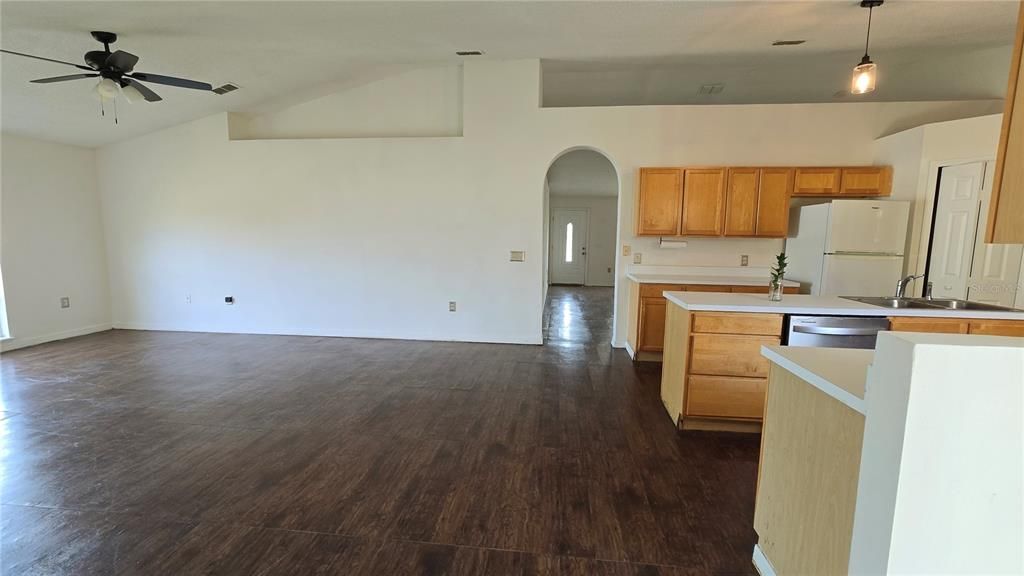 For Sale: $275,000 (3 beds, 2 baths, 1972 Square Feet)