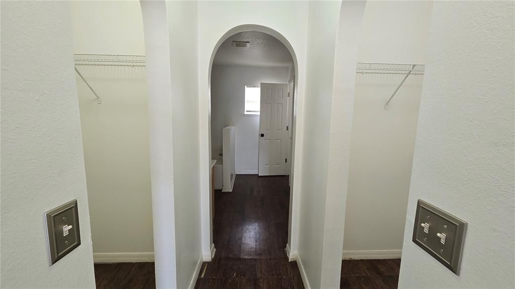 For Sale: $275,000 (3 beds, 2 baths, 1972 Square Feet)