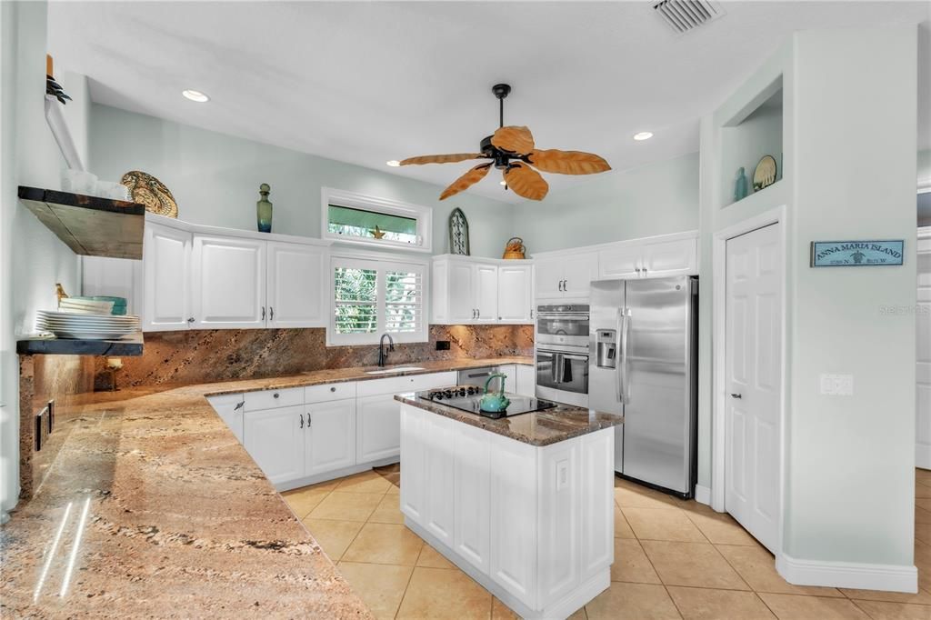 Activo con contrato: $2,350,000 (3 camas, 2 baños, 2233 Pies cuadrados)