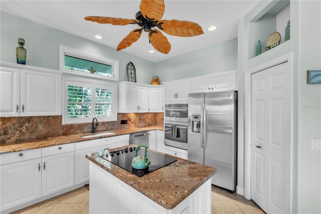 Activo con contrato: $2,350,000 (3 camas, 2 baños, 2233 Pies cuadrados)