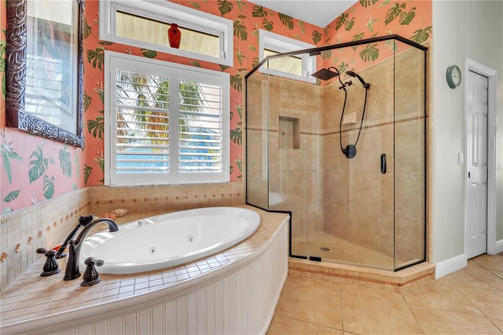 Activo con contrato: $2,350,000 (3 camas, 2 baños, 2233 Pies cuadrados)