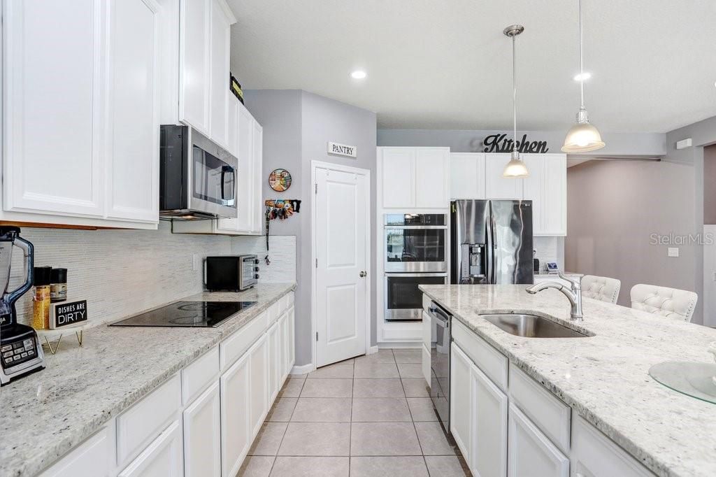 待售: $675,000 (5 贝兹, 4 浴室, 3273 平方英尺)