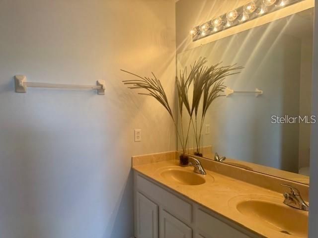 For Rent: $2,500 (2 beds, 2 baths, 1267 Square Feet)