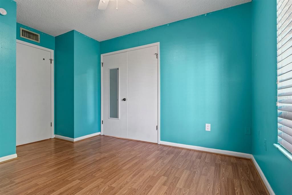 For Sale: $214,999 (3 beds, 2 baths, 1396 Square Feet)