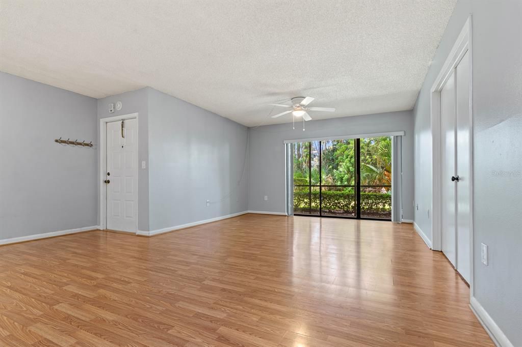 For Sale: $214,999 (3 beds, 2 baths, 1396 Square Feet)