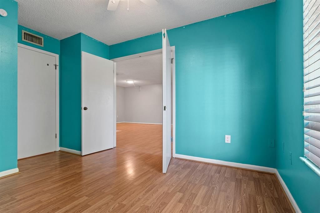 For Sale: $214,999 (3 beds, 2 baths, 1396 Square Feet)