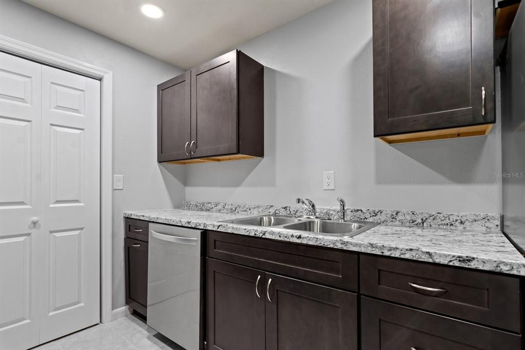 For Sale: $214,999 (3 beds, 2 baths, 1396 Square Feet)