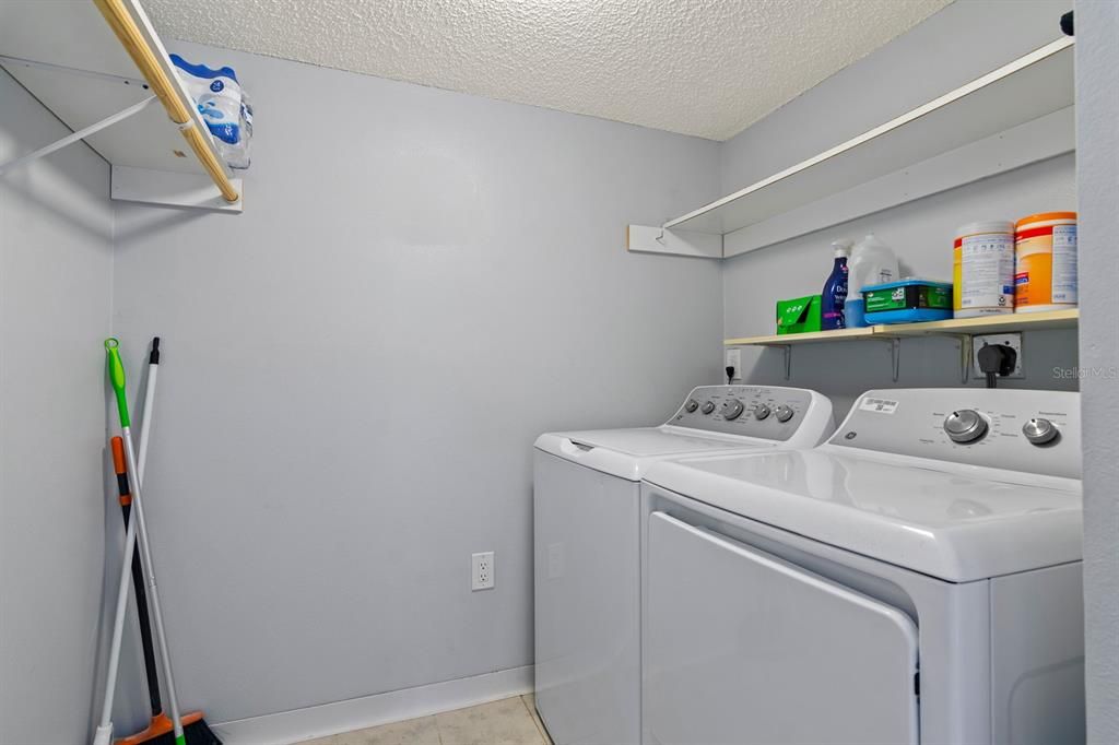 For Sale: $214,999 (3 beds, 2 baths, 1396 Square Feet)