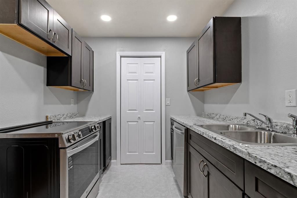 For Sale: $214,999 (3 beds, 2 baths, 1396 Square Feet)