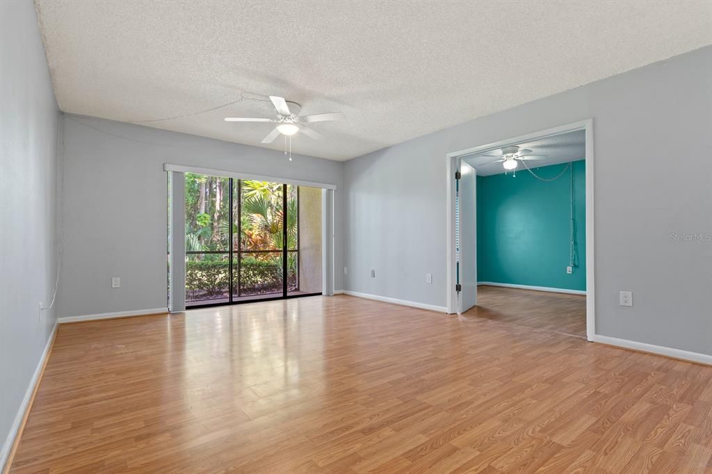 For Sale: $214,999 (3 beds, 2 baths, 1396 Square Feet)