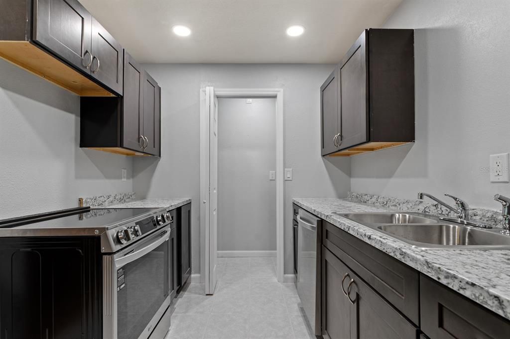 For Sale: $214,999 (3 beds, 2 baths, 1396 Square Feet)