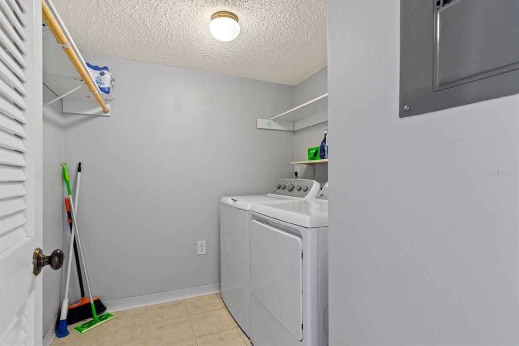 For Sale: $214,999 (3 beds, 2 baths, 1396 Square Feet)