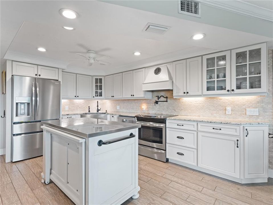 На продажу: $560,000 (2 спален, 2 ванн, 1478 Квадратных фут)