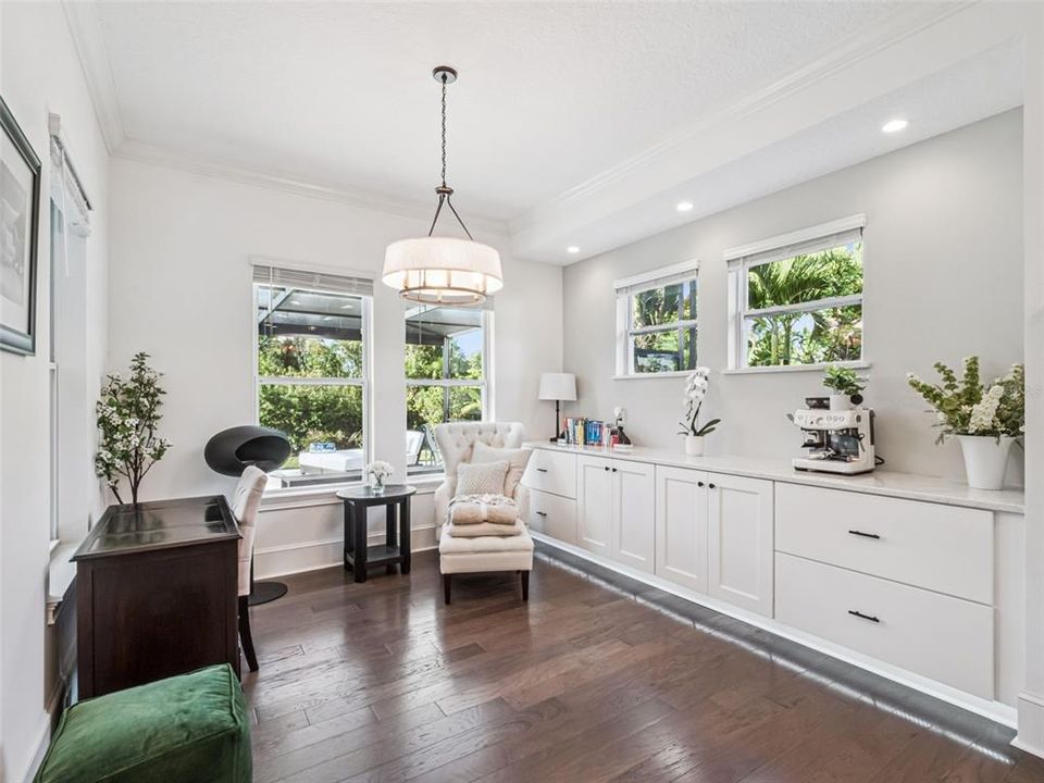 For Sale: $1,795,000 (5 beds, 4 baths, 3750 Square Feet)