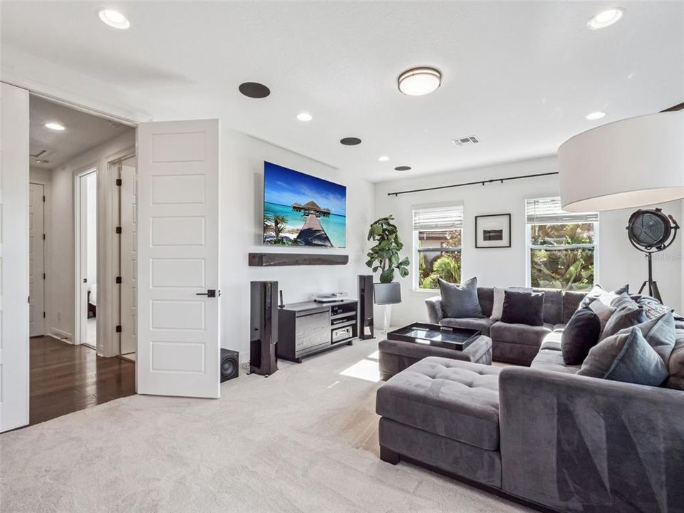 For Sale: $1,795,000 (5 beds, 4 baths, 3750 Square Feet)