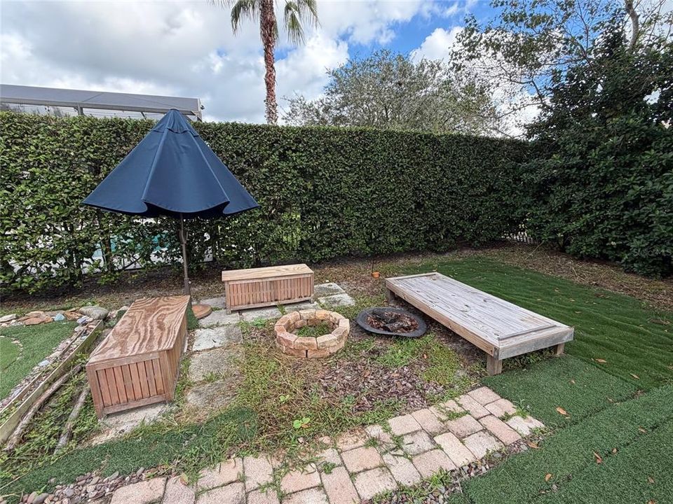 For Sale: $600,000 (3 beds, 2 baths, 2100 Square Feet)