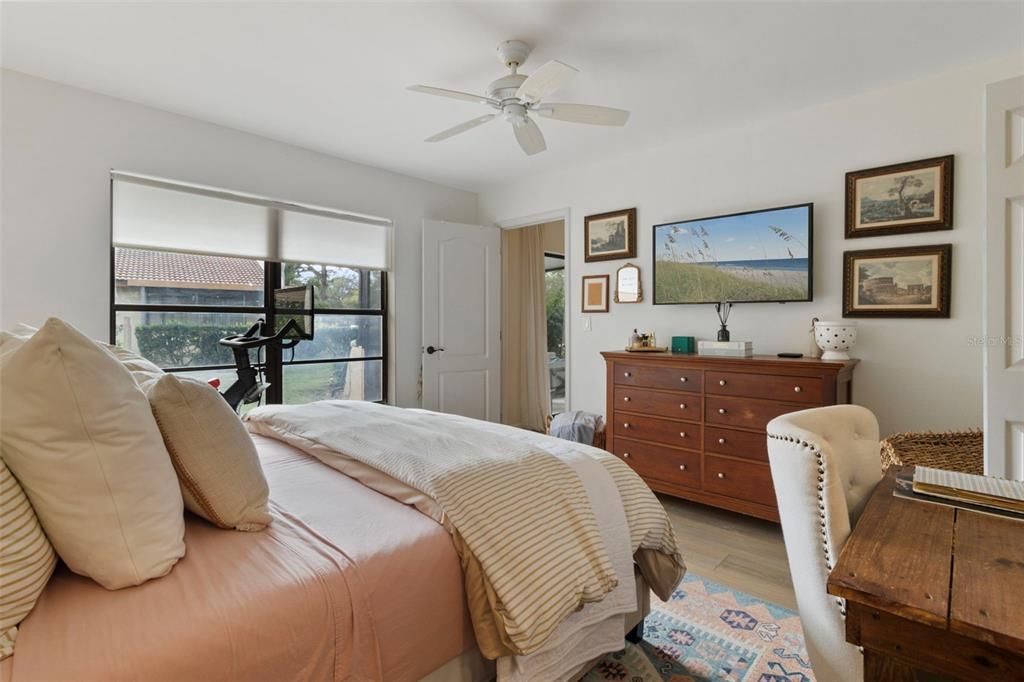 待售: $295,000 (2 贝兹, 2 浴室, 1023 平方英尺)